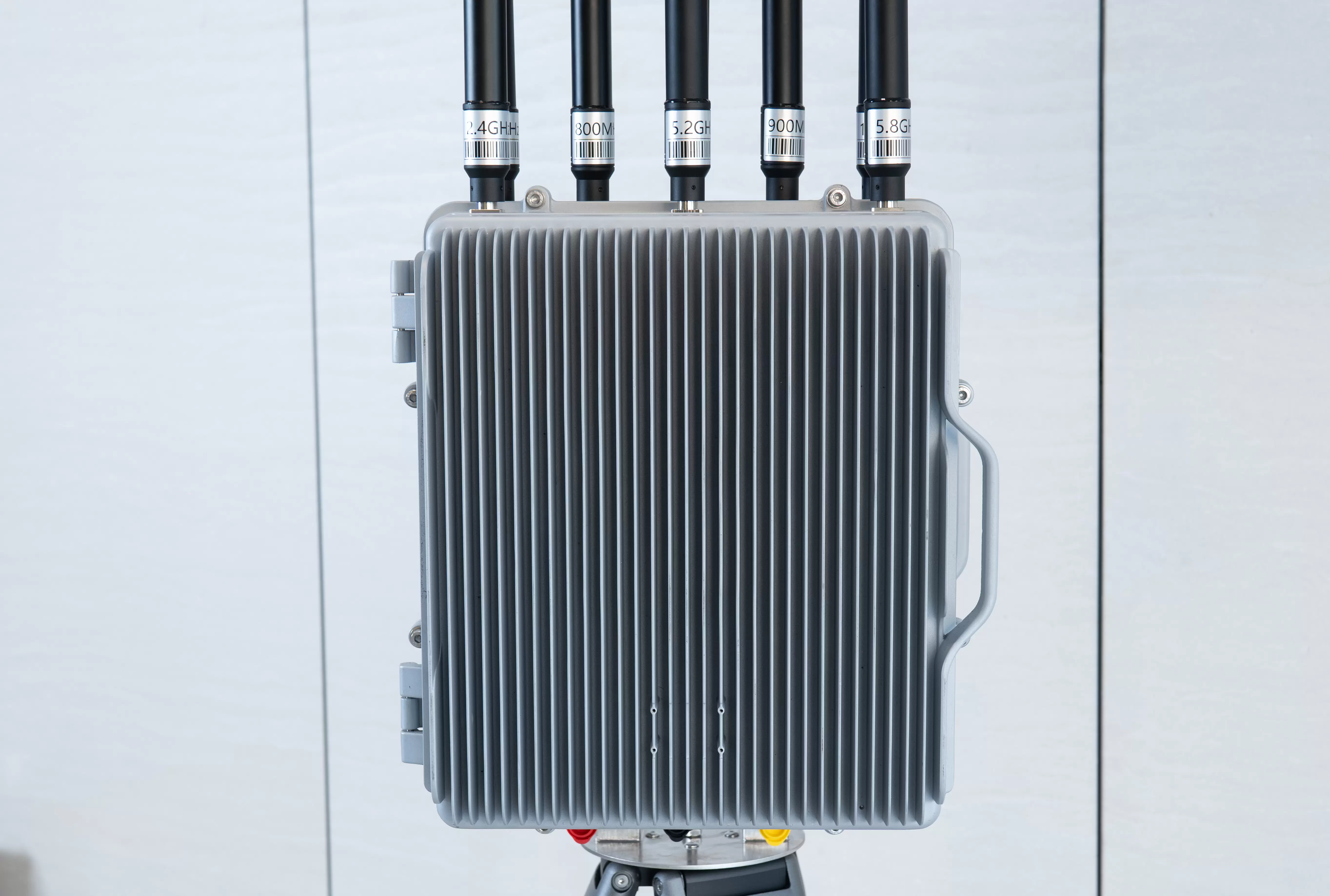 DR200-AB(c) معدات متكاملة ثابتة لكشف الطائرات بدون طيار والتشويش عليها وانتحال هويتها