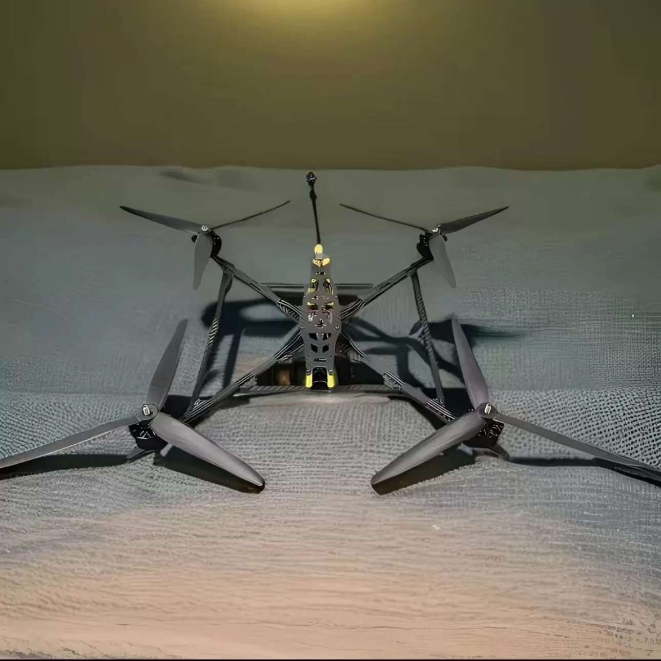 طائرة بدون طيار FPV 13A FPV مقاس 13 بوصة مع توجيه الذكاء الاصطناعي ونقل الألياف البصرية